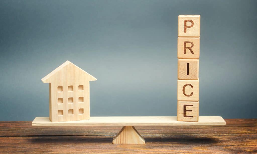 what is the difference between an appraisal and a property valuation